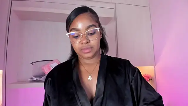 Snapshot of tamaraa_smiith chatting on November 27, 2025, 7:36 pm tamaraa smiith online show from November 27, 2025, 7:36 pm