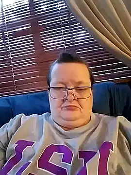 Snapshot of Bayou_Woman68 chatting on December 17, 2025, 8:58 pm Bayou Woman68 online show from December 17, 2025, 8:58 pm