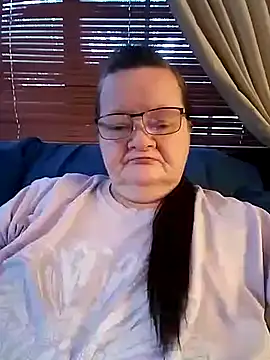 Snapshot of Bayou_Woman68 chatting on December 13, 2025, 8:48 pm Bayou Woman68 online show from December 13, 2025, 8:48 pm