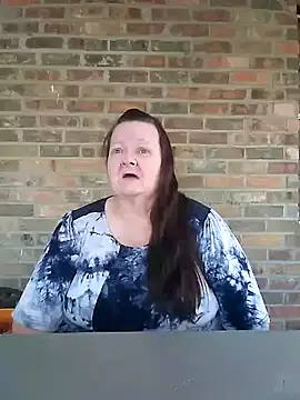 Snapshot of Bayou_Woman68 chatting on November 14, 2025, 8:01 pm Bayou Woman68 online show from November 14, 2025, 8:01 pm