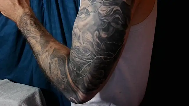 Snapshot of Kenner_fox77 chatting on December 24, 2024, 11:22 pm Kenner fox77 online show from December 24, 2024, 11:22 pm