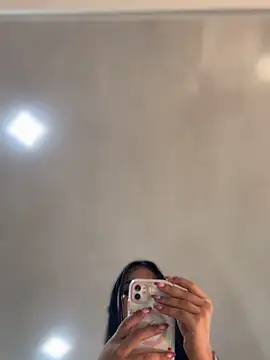 Snapshot of Milena-1 chatting on October 2, 2025, 9:34 am Milena-1 online show from October 2, 2025, 9:34 am