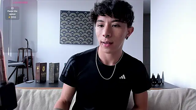 Snapshot of im__thomass chatting on November 28, 2025, 8:31 pm im thomass online show from November 28, 2025, 8:31 pm