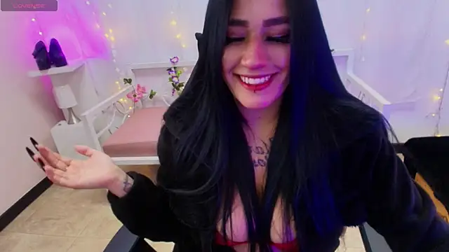 Snapshot of chica_Hetfield chatting on January 24, 2025, 5:42 pm chica Hetfield online show from January 24, 2025, 5:42 pm