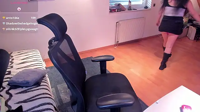 Snapshot of chica_Hetfield chatting on November 5, 2025, 2:09 pm chica Hetfield online show from November 5, 2025, 2:09 pm