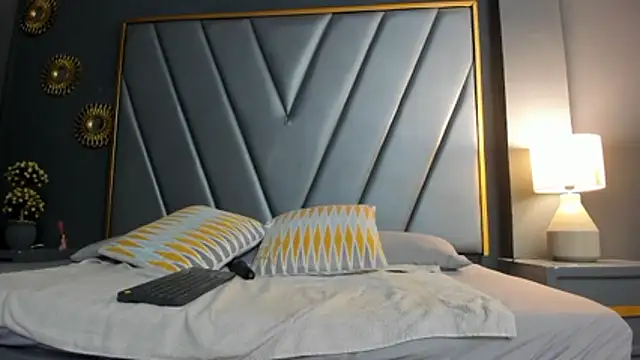 BrendaAdams  online show from November 10, 2025, 11:15 am