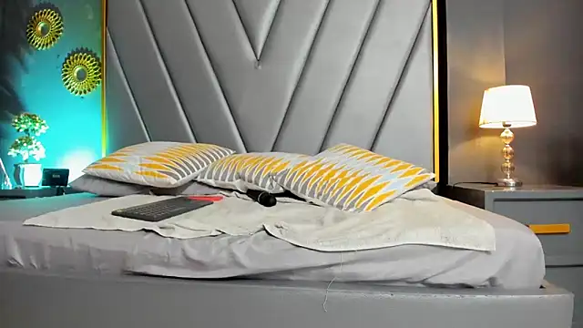 BrendaAdams  online show from March 19, 2025, 2:13 pm