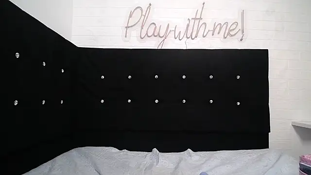 Snapshot of _Miaaleon chatting on March 19, 2025, 4:45 pm Miaaleon online show from March 19, 2025, 4:45 pm