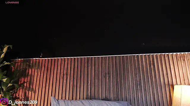 Snapshot of DilanJonnes_ chatting on October 4, 2025, 9:27 pm DilanJonnes  online show from October 4, 2025, 9:27 pm