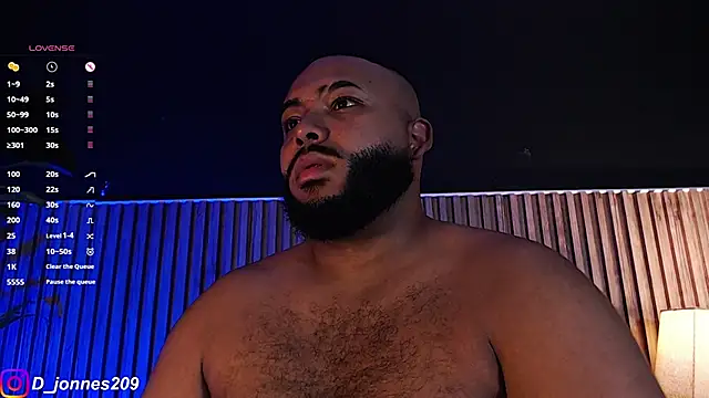 Snapshot of DilanJonnes_ chatting on October 9, 2025, 8:20 pm DilanJonnes  online show from October 9, 2025, 8:20 pm