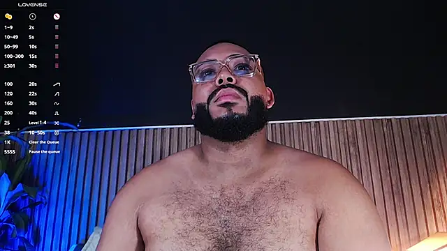 Snapshot of DilanJonnes_ chatting on February 5, 2025, 10:33 pm DilanJonnes  online show from February 5, 2025, 10:33 pm