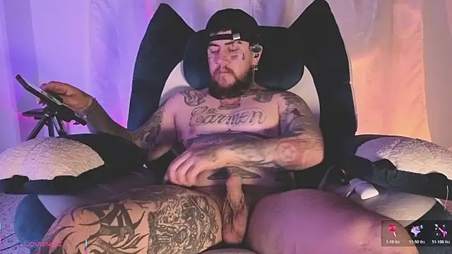 Ash gusbig online show from April 22, 2026, 3:57 am