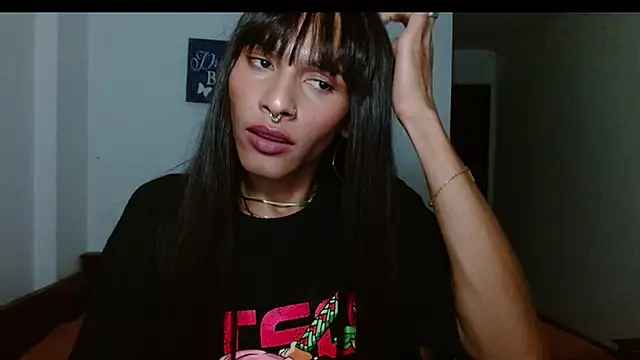 Snapshot of carolinemiller7 chatting on February 13, 2025, 9:51 am carolinemiller7 online show from February 13, 2025, 9:51 am