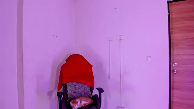 Snapshot of carolinemiller7 chatting on October 19, 2025, 6:16 am carolinemiller7 online show from October 19, 2025, 6:16 am