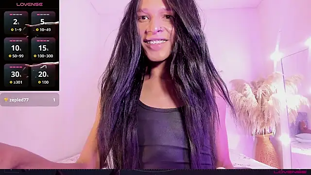 Snapshot of carolinemiller7 chatting on October 5, 2025, 8:43 pm carolinemiller7 online show from October 5, 2025, 8:43 pm