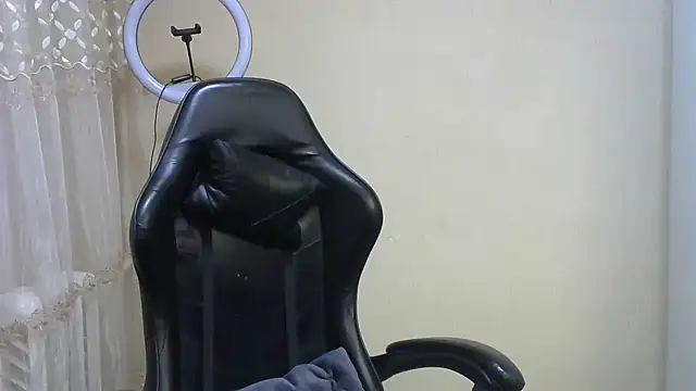 Snapshot of NkPulse chatting on February 9, 2026, 4:49 pm NkPulse online show from February 9, 2026, 4:49 pm