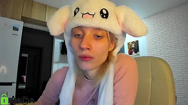  Alice Kitty online show from November 12, 2025, 7:34 am