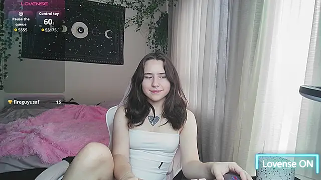 Snapshot of Aurora_workerr chatting on October 13, 2025, 4:14 am Aurora workerr online show from October 13, 2025, 4:14 am