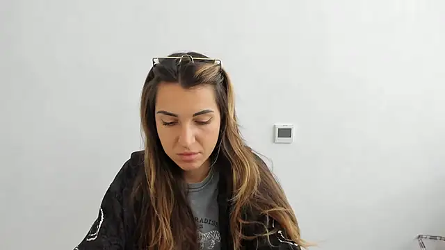 Summmmersky online show from November 1, 2025, 8:52 am