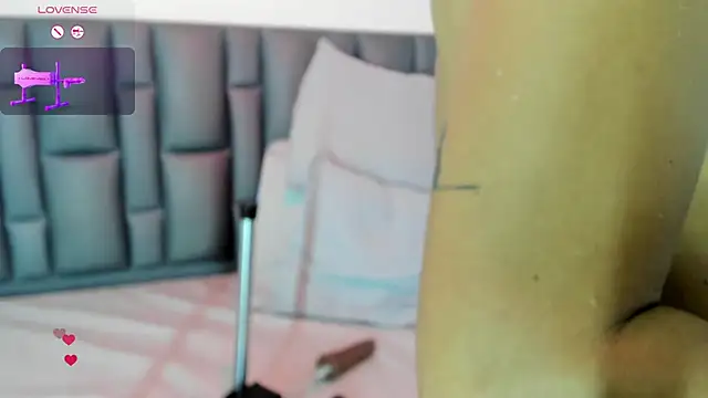 Snapshot of Abbyadams chatting on November 17, 2025, 3:10 am Abbyadams online show from November 17, 2025, 3:10 am