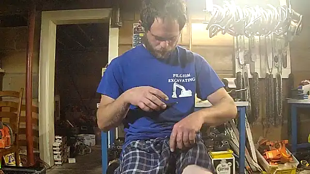 Bigoleslong98765 online show from April 3, 2026, 9:32 pm