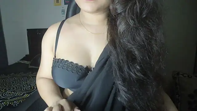 Most-Beautiful-Queen online show from May 23, 2026, 6:18 pm