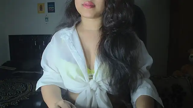 Most-Beautiful-Queen online show from May 12, 2026, 7:42 pm