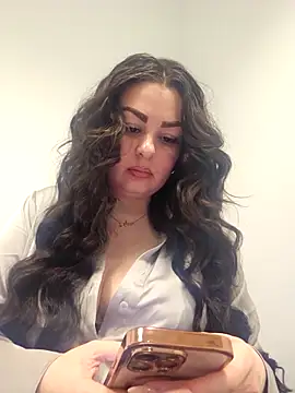 Britishbella online show from February 5, 2026, 3:08 pm