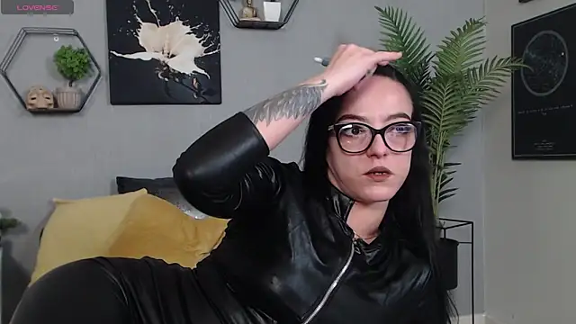 IzabelllNoir online show from March 24, 2026, 10:04 am