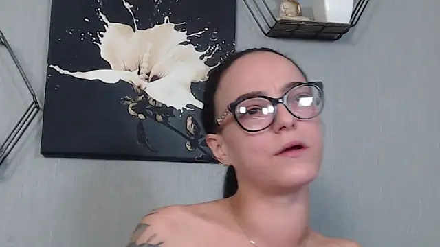 IzabelllNoir online show from March 10, 2026, 9:02 am