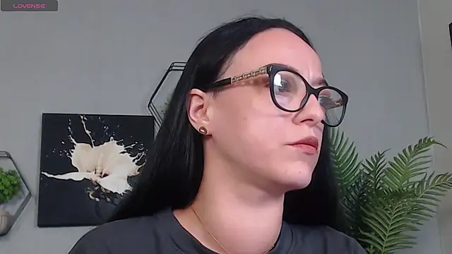 IzabelllNoir online show from April 21, 2026, 8:32 am