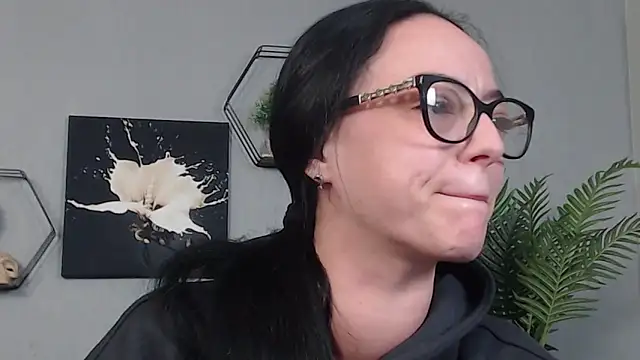 IzabelllNoir online show from March 9, 2026, 7:01 am