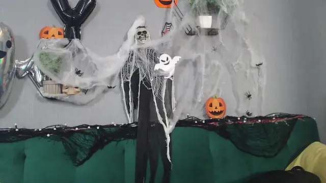 IzabelllNoir online show from October 29, 2025, 6:34 am