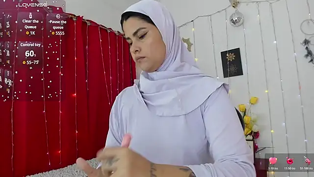 Snapshot of AishaAmin_ chatting on November 21, 2025, 12:15 pm AishaAmin online show from November 21, 2025, 12:15 pm