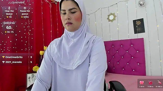 Snapshot of AishaAmin_ chatting on November 28, 2025, 12:16 pm AishaAmin online show from November 28, 2025, 12:16 pm