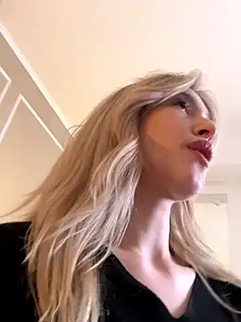 Snapshot of SerenaBennet chatting on November 28, 2025, 11:27 pm SerenaBennet online show from November 28, 2025, 11:27 pm