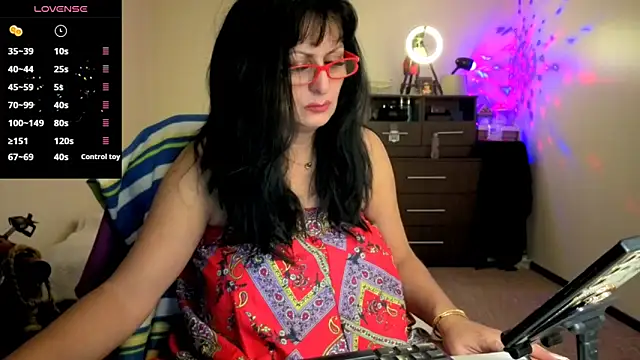 Snapshot of YourDreamLoverr chatting on November 25, 2025, 11:59 pm YourDreamLoverr online show from November 25, 2025, 11:59 pm