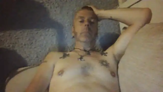 Snapshot of SHARPSkinhead chatting on July 11, 2026, 9:59 pm SHARPSkinhead online show from July 11, 2026, 9:59 pm