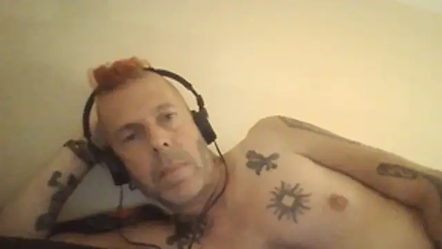 Snapshot of SHARPSkinhead chatting on July 12, 2026, 9:04 pm SHARPSkinhead online show from July 12, 2026, 9:04 pm