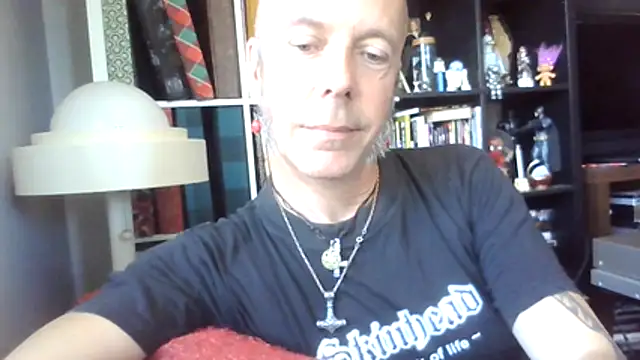 Snapshot of SHARPSkinhead chatting on June 27, 2026, 9:26 am SHARPSkinhead online show from June 27, 2026, 9:26 am