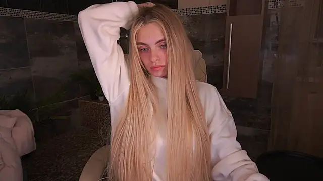 Snapshot of ChloeBrightt chatting on December 1, 2025, 9:04 pm ChloeBrightt online show from December 1, 2025, 9:04 pm