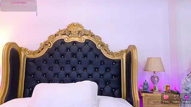 AdelinaVans online show from April 15, 2026, 11:38 am