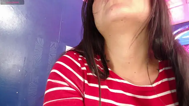 vitoria23  online show from May 14, 2026, 2:14 pm