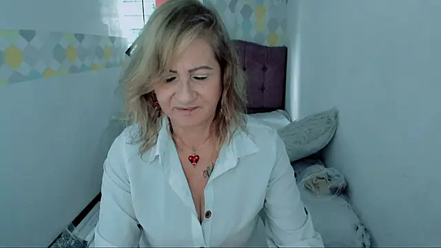 ScarletHoot  online show from March 21, 2025, 5:45 pm