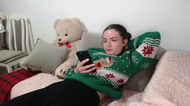  JustmeHere  online show from December 15, 2025, 10:26 pm