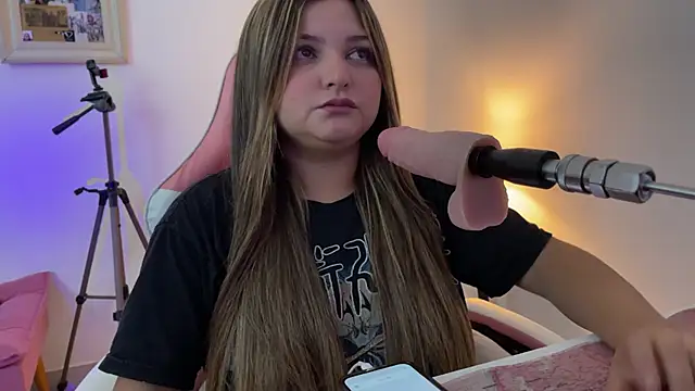 SweetPaige  online show from March 4, 2026, 4:37 pm