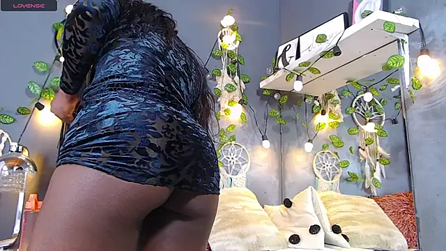 Snapshot of ItsVenuss chatting on February 6, 2025, 5:09 pm ItsVenuss online show from February 6, 2025, 5:09 pm