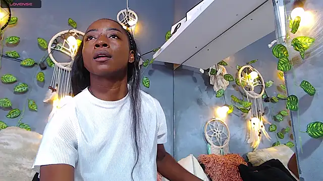 Snapshot of ItsVenuss chatting on March 8, 2025, 6:16 pm ItsVenuss online show from March 8, 2025, 6:16 pm