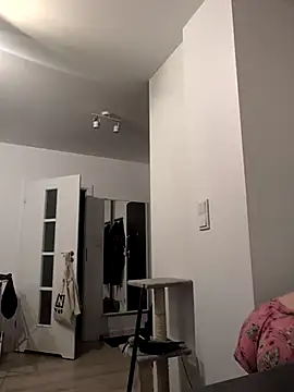 divine eve online show from December 5, 2025, 3:21 pm