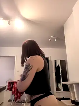 divine eve online show from November 5, 2025, 1:47 pm